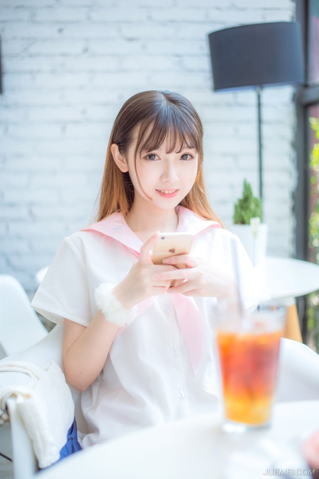 孟达大步而入，向着刘璋躬身道：“末将参见主公。”